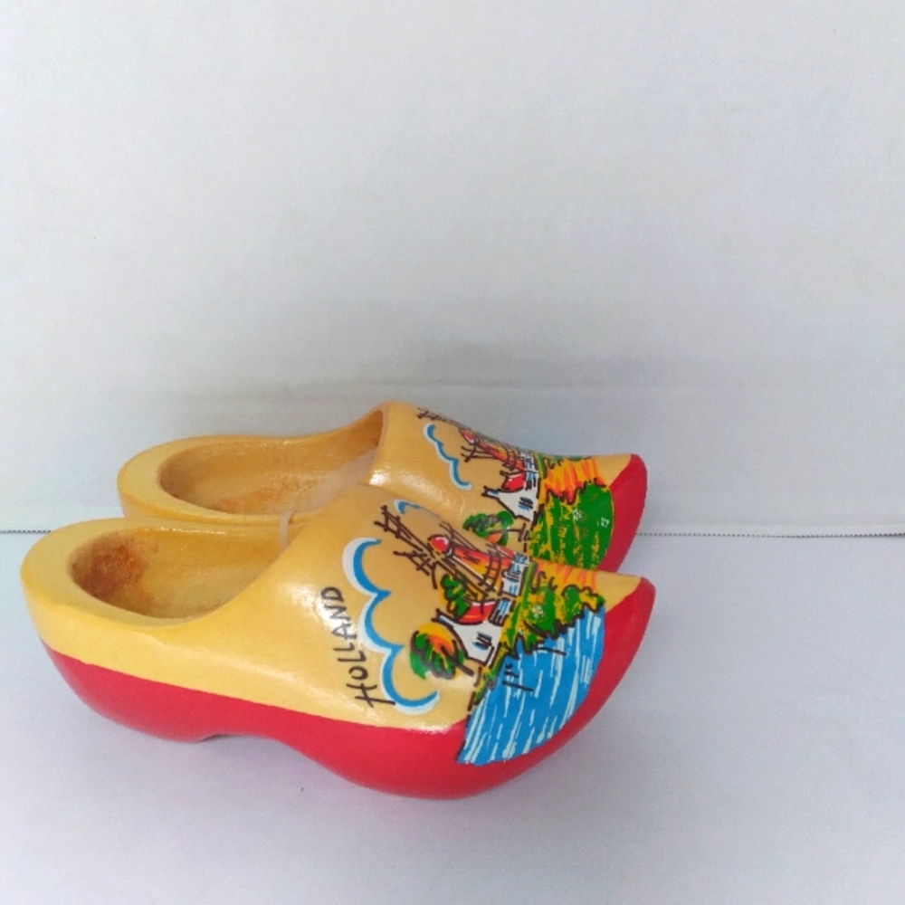 Traditional Dutch Wooden Clog Decorative Windmill Scene Hand-Painted Red Yellow